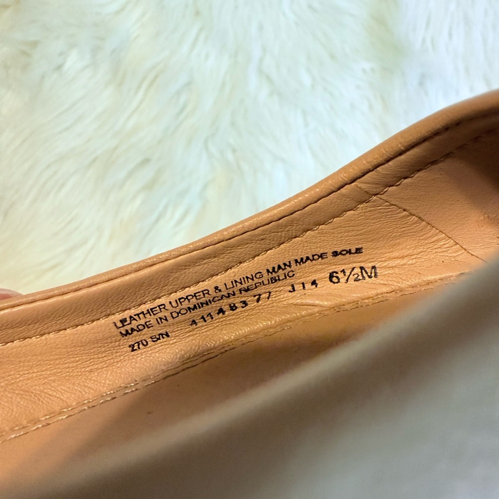 Tory Burch Women's Beige Leather Flats - Picture 3 of 8